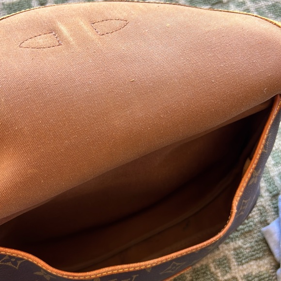Authentic LV VINTAGE LOUIS VUITTON Saumur Bag handbag saddle bag PURSE CROSSBODY - Picture 9 of 17